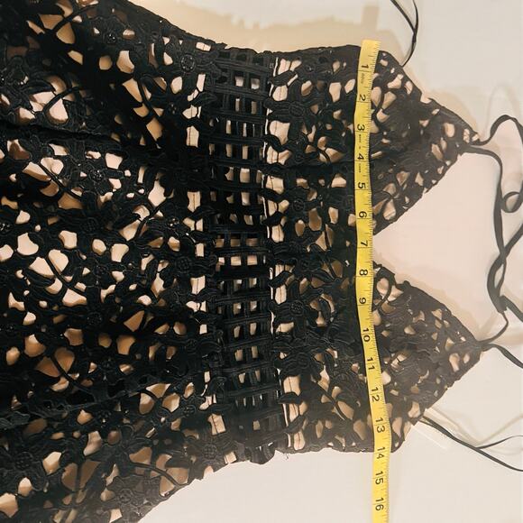 Olivaceous Black Guipure Lace Cross Back Dress Size M Medium NWT - Picture 7 of 9